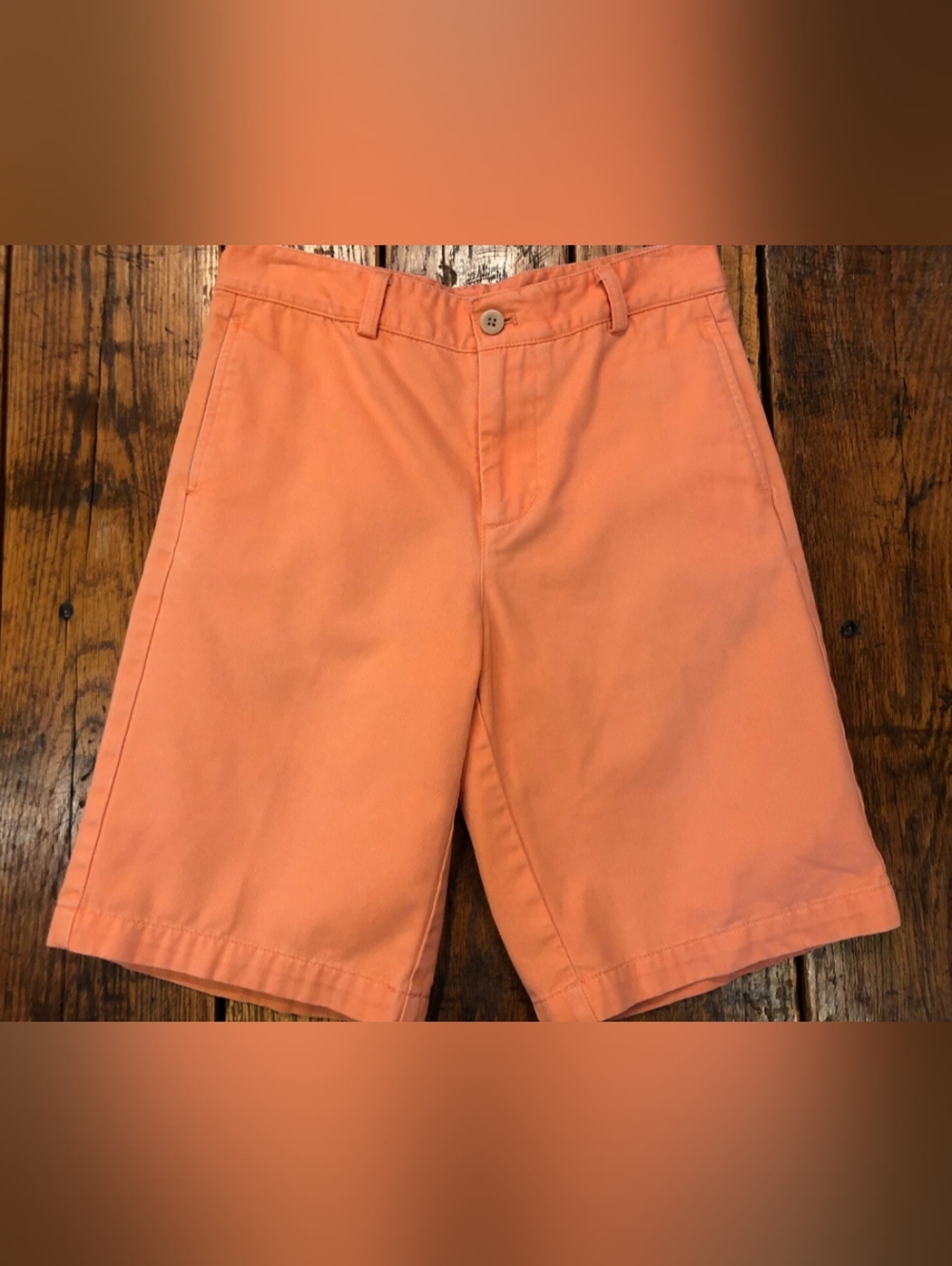Boys size 18 vineyard vines shorts